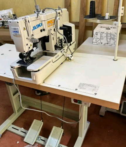 Industrial JUKI Button Holing Machine. Model Lbh-781